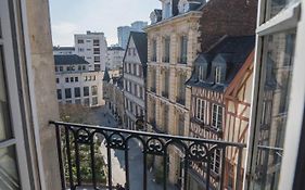 Charming City Center Flat